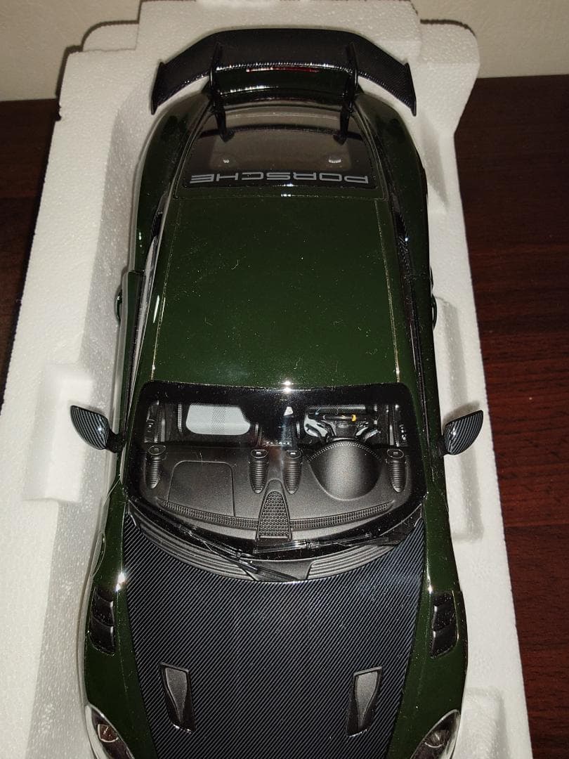 ノレブ 1/18 ポルシェ ケイマン GT4 RS ブリュースターグリーン
