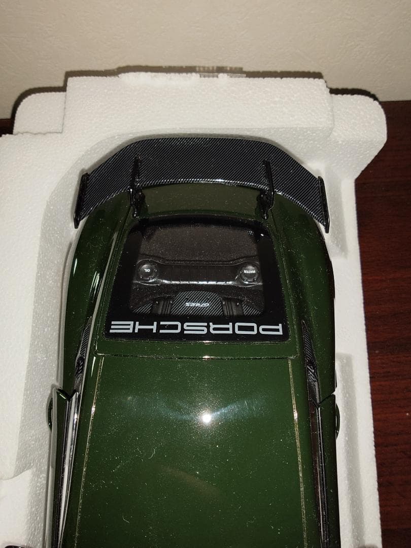ノレブ 1/18 ポルシェ ケイマン GT4 RS ブリュースターグリーン