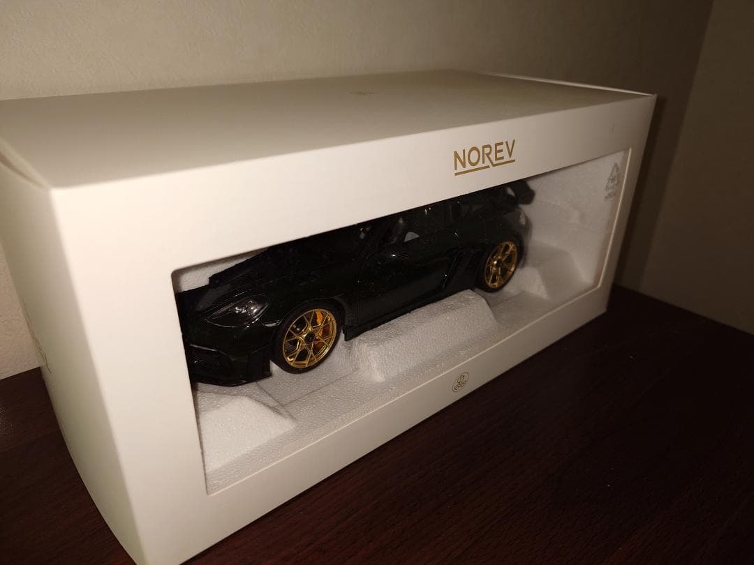 ノレブ 1/18 ポルシェ ケイマン GT4 RS ブリュースターグリーン