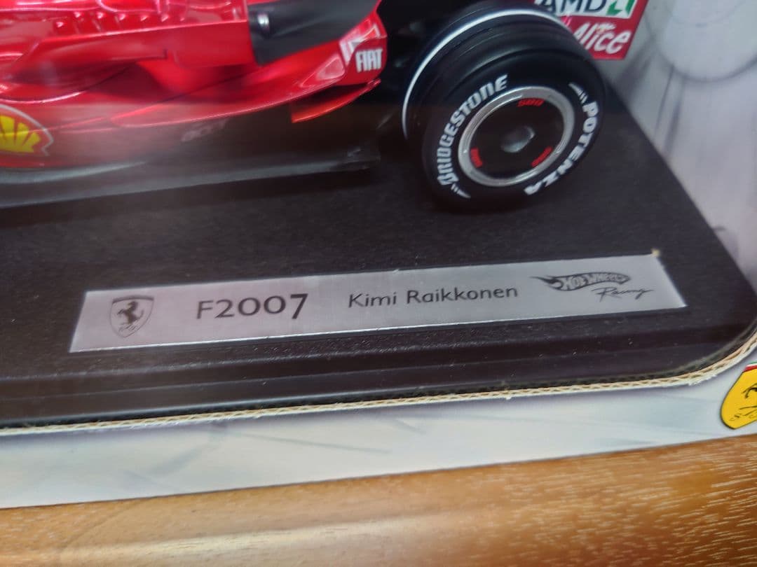 【マルボロ加工】1/18 Ferrari F2007 キミ・ライコネン