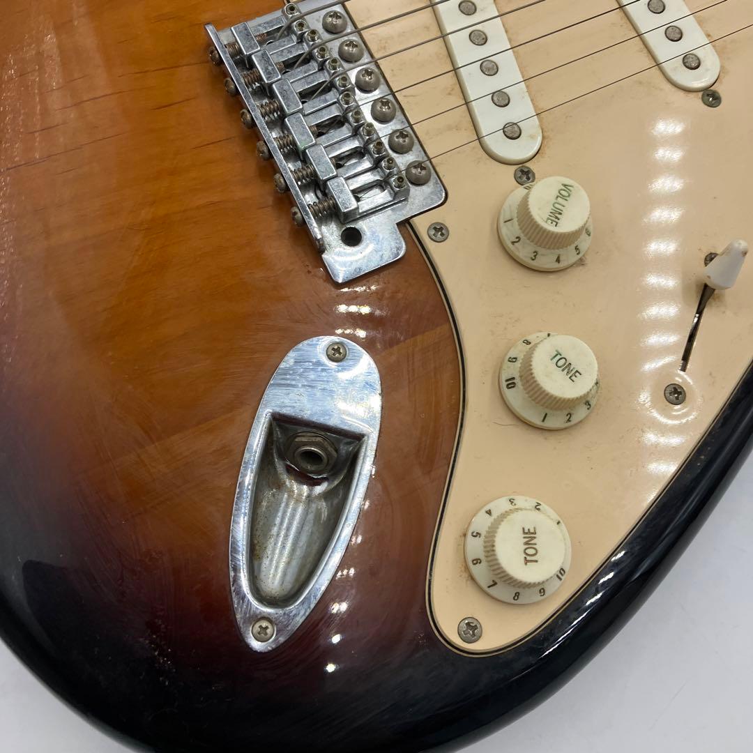 Squier by Fender ストラトキャスター ケース付き　エレキギター