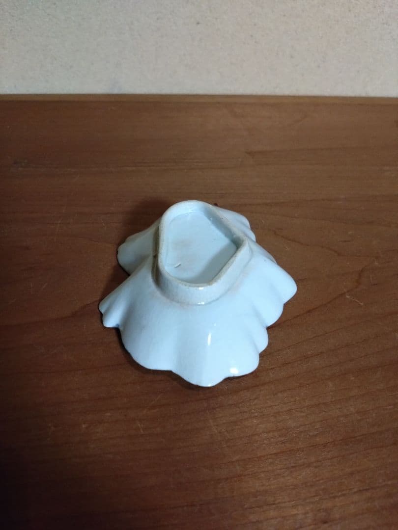 江戸前期 染付 菊流水紋 葉型小皿