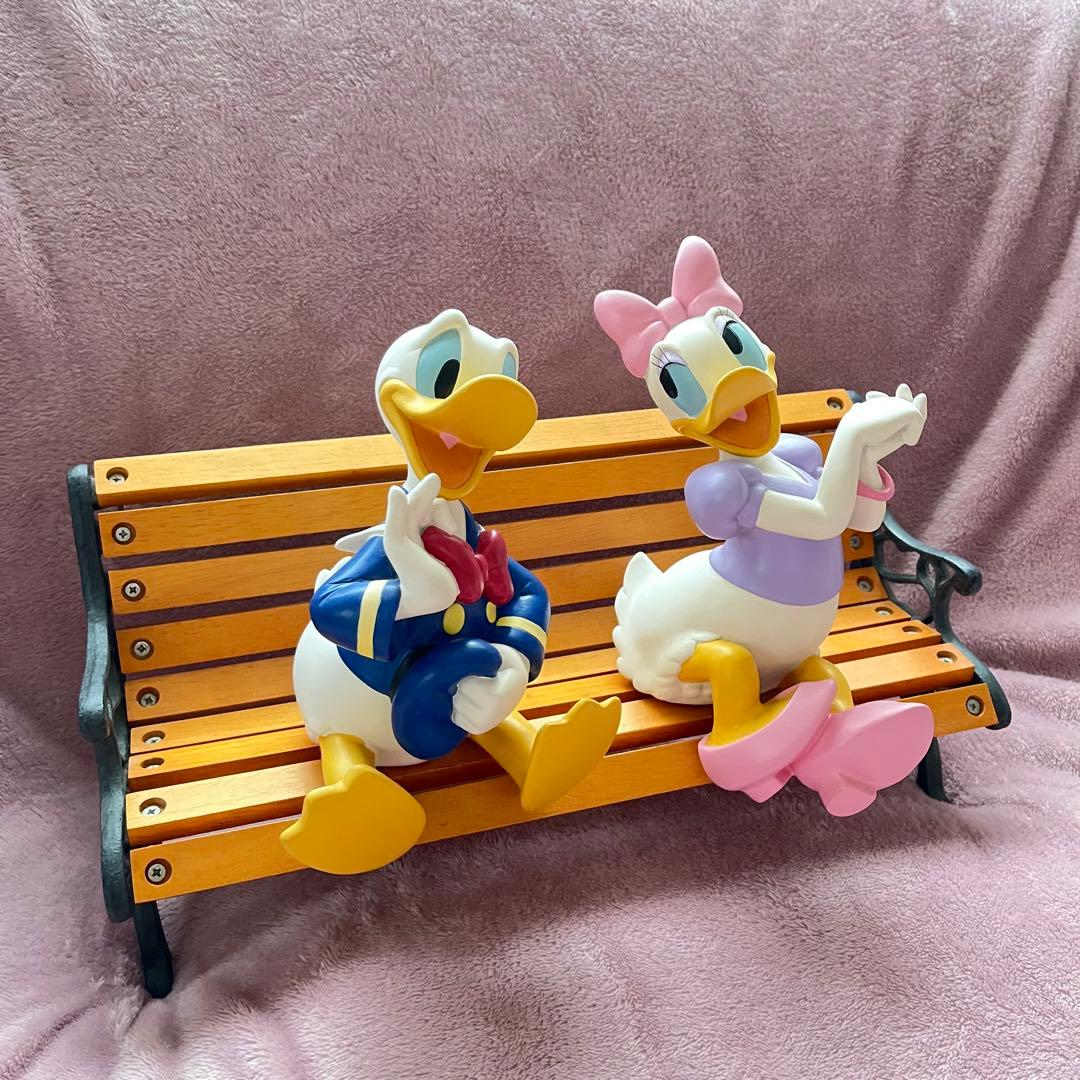 ドナルド&デイジー ベンチプランタースタンド