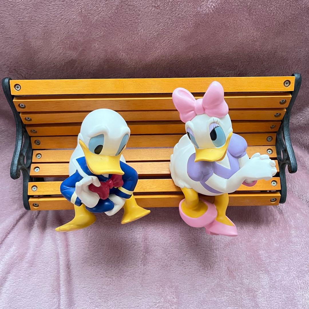 ドナルド&デイジー ベンチプランタースタンド