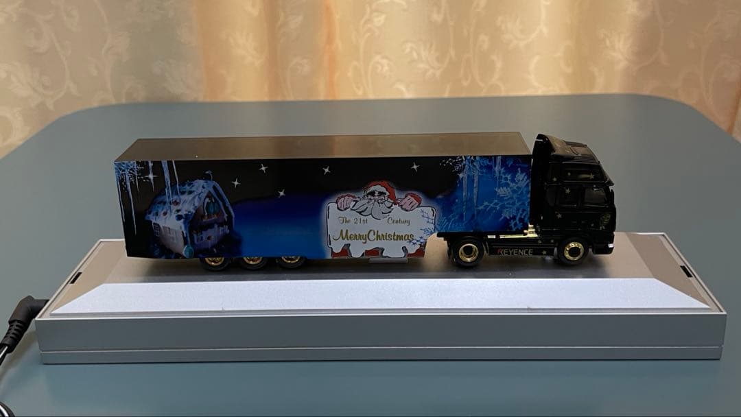 キーエンス　デスクランナー　クリスマスバージョン