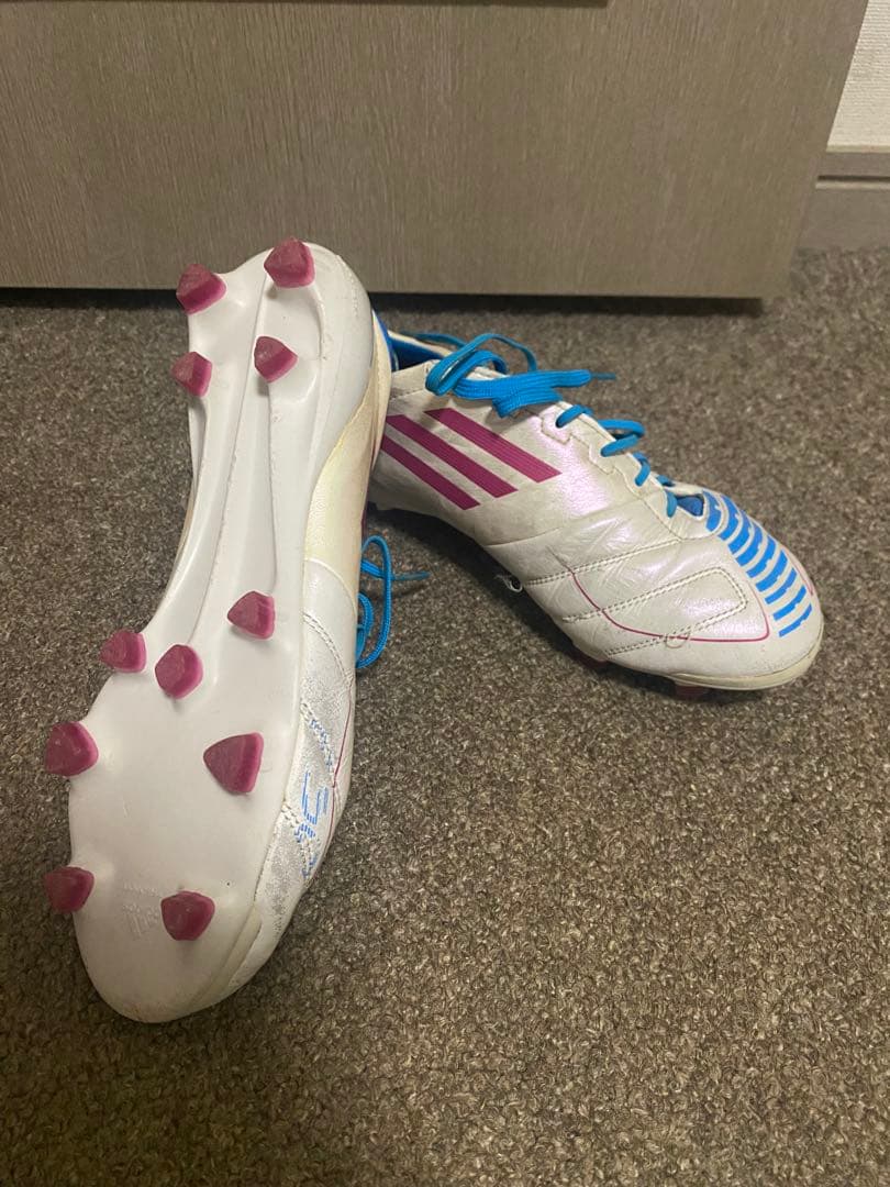 adidas サッカーシューズ スパイク ホワイト/ブルー/ピンク