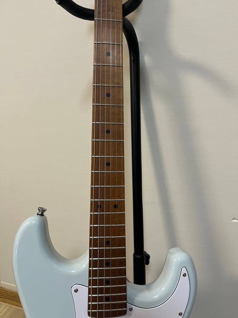 Eris. Nestia airy blue エレキギター