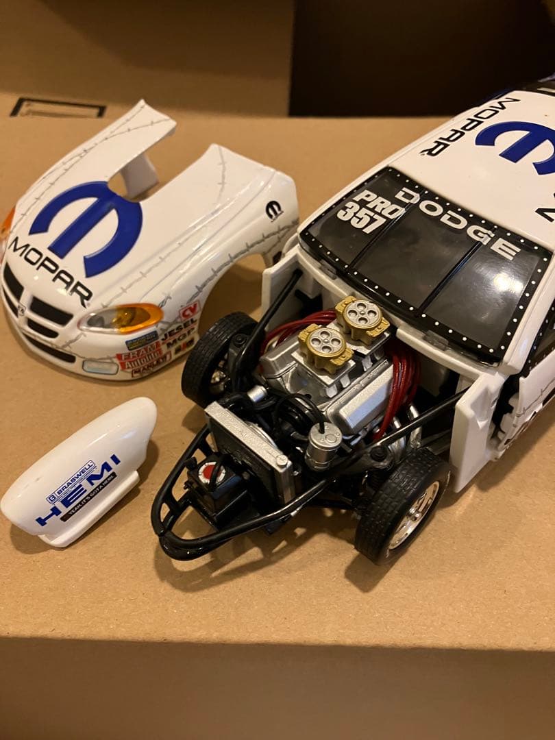 ミニカー　ファニーカー　ドラッグレース 1/24サイズ　モパー　MOPAR