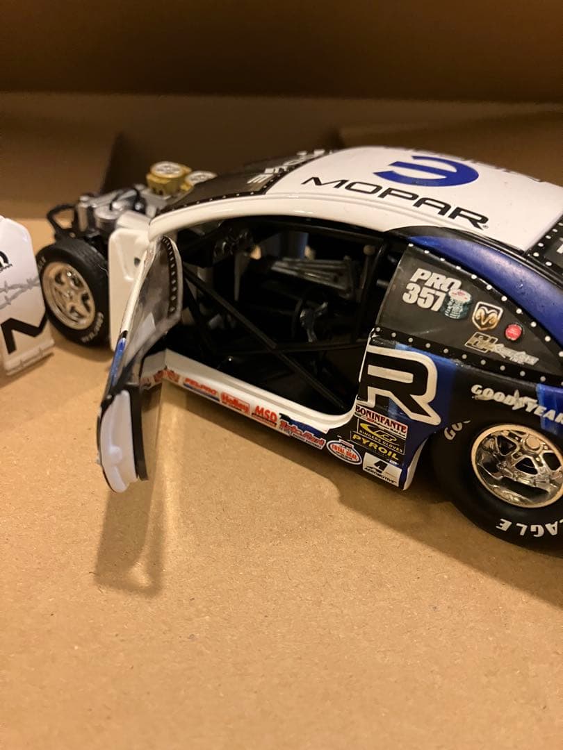 ミニカー　ファニーカー　ドラッグレース 1/24サイズ　モパー　MOPAR