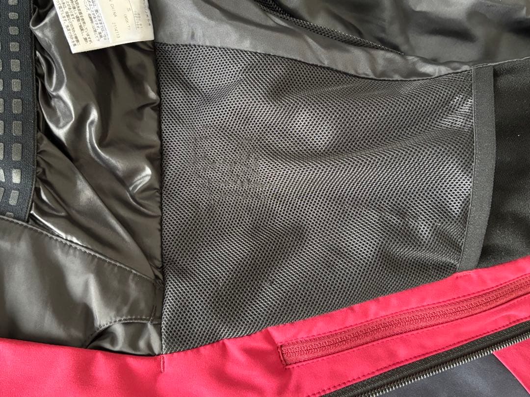 DESCENTE スキーウェア22/23モデルSサイズジャケットのみ
