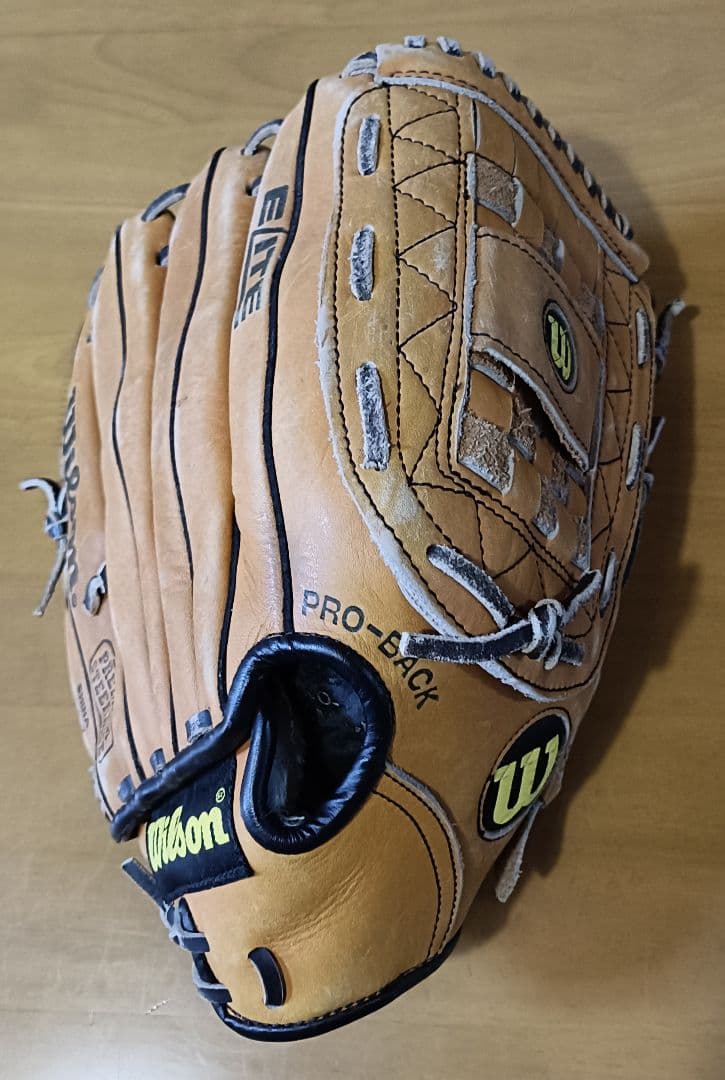 ウィルソン A1665 Elite5 シリーズの野球グローブ