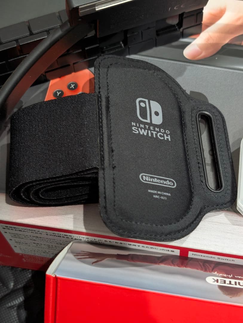 Nintendo Switch ネオンブルーとネオンレッド本体 + EXTRA