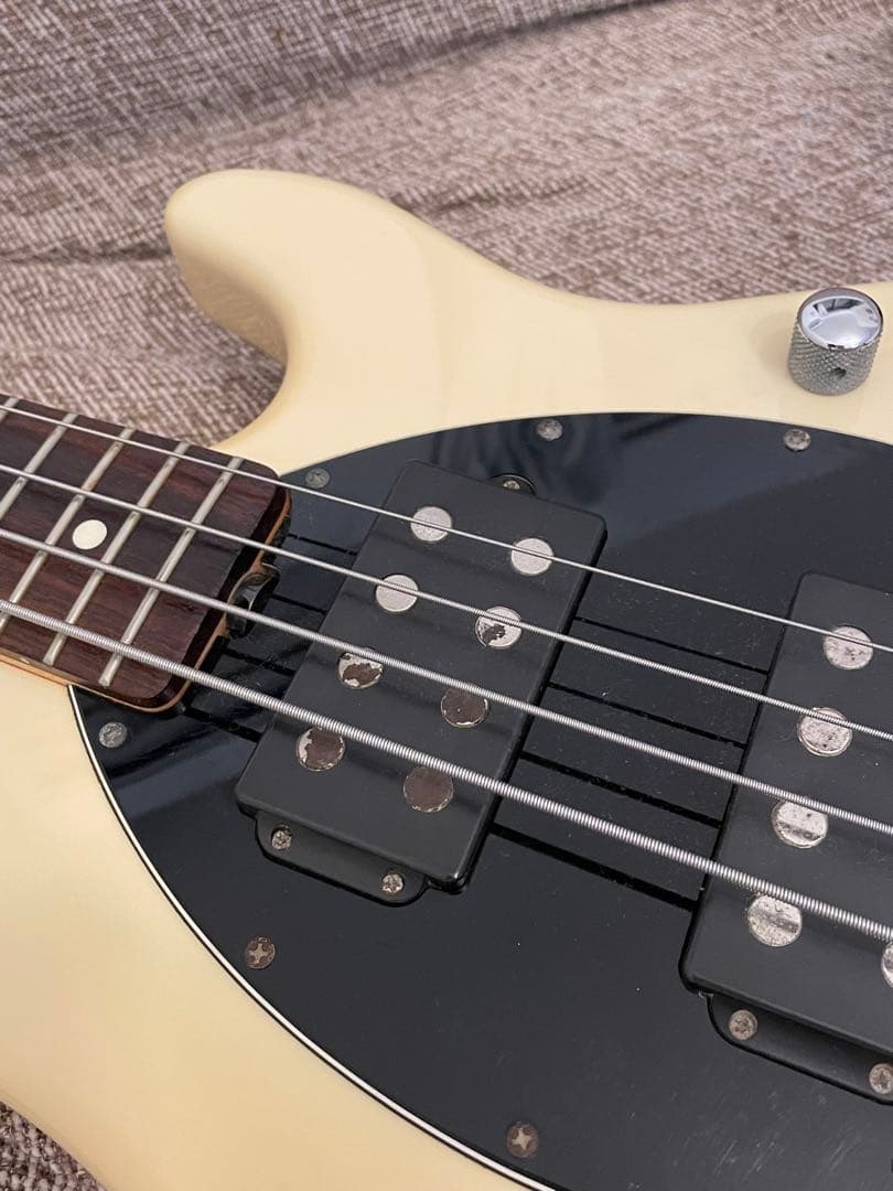 ベース MusicMan Sterling bass