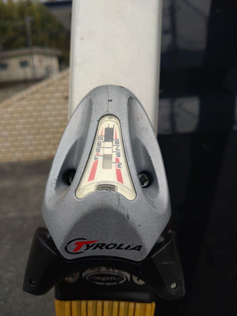 スキー板　tyrolia160