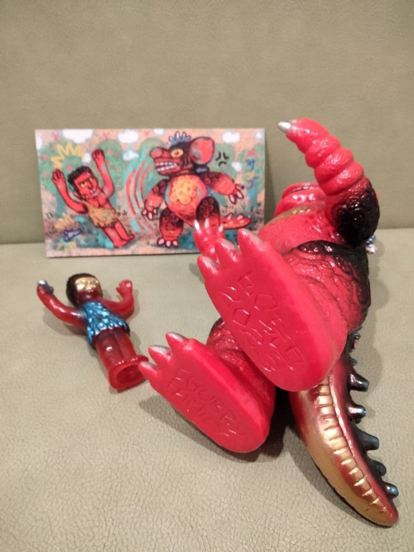 ソフビ　chubbytoys　バサンゴン　赤色　izumonster 安楽安作