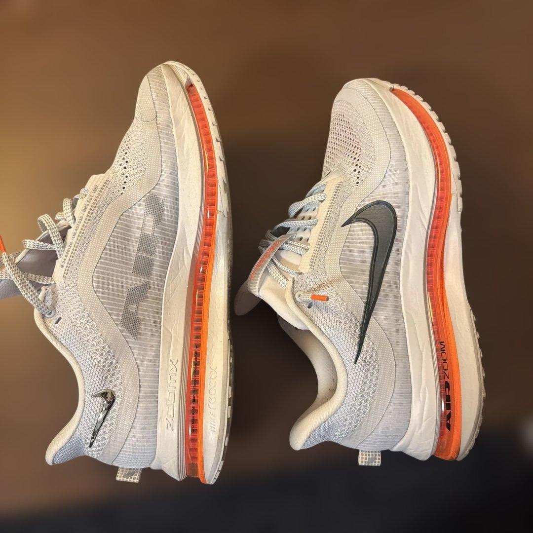 Nike ペガサスプレミアムW　フットボールグレー　トータルオレンジ　28.0