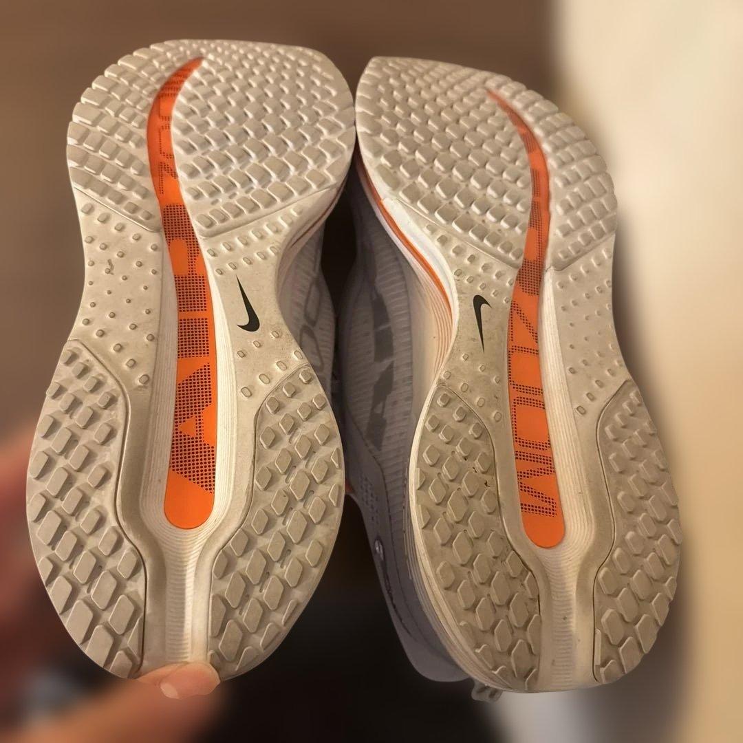 Nike ペガサスプレミアムW　フットボールグレー　トータルオレンジ　28.0