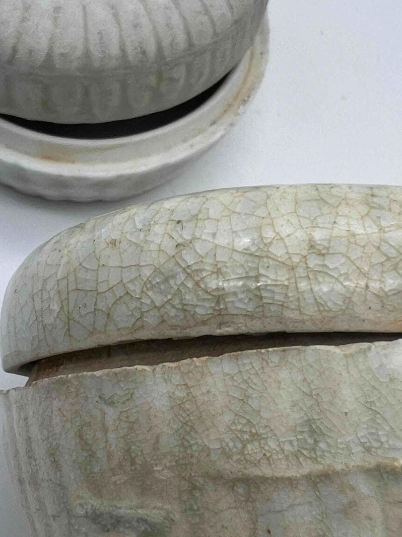 北宋時代　青白磁貼花牡丹花卉文合子 一対　二個　香盒　香合　茶道具(A-82)