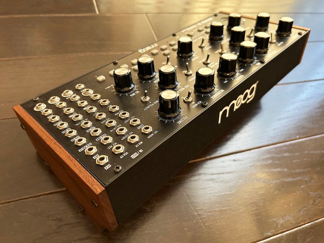 MOOG【MOTHER-32】セミモジュラーアナログシンセ(状態良好)