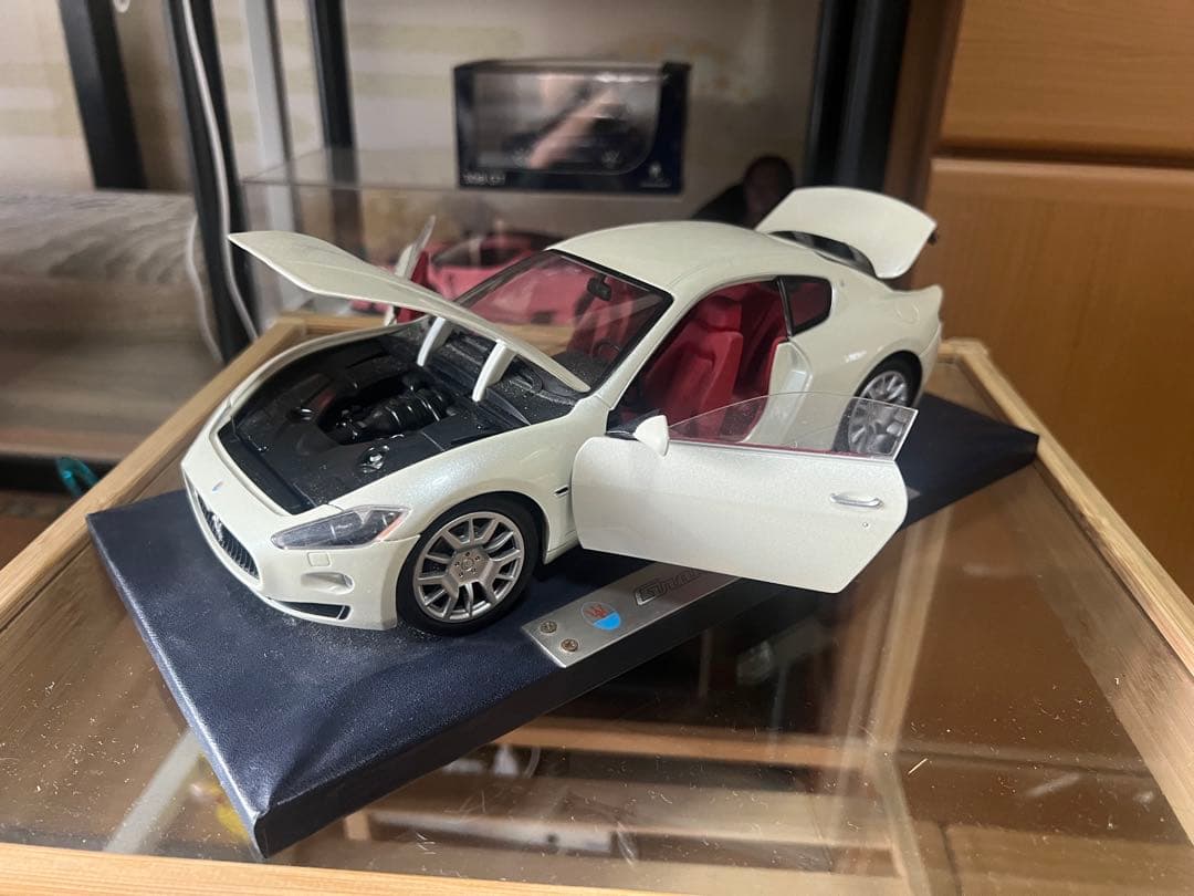 MINI MINIERA 1/18 マセラティグランツーリスモ ミニカー