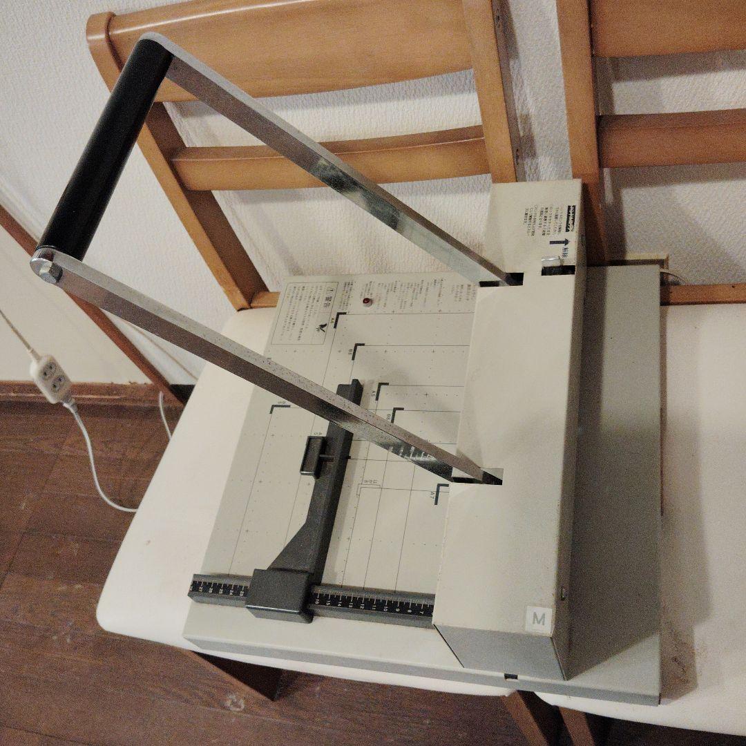 PLUS 手動断裁機　PK-513 動作品　カットライン点灯