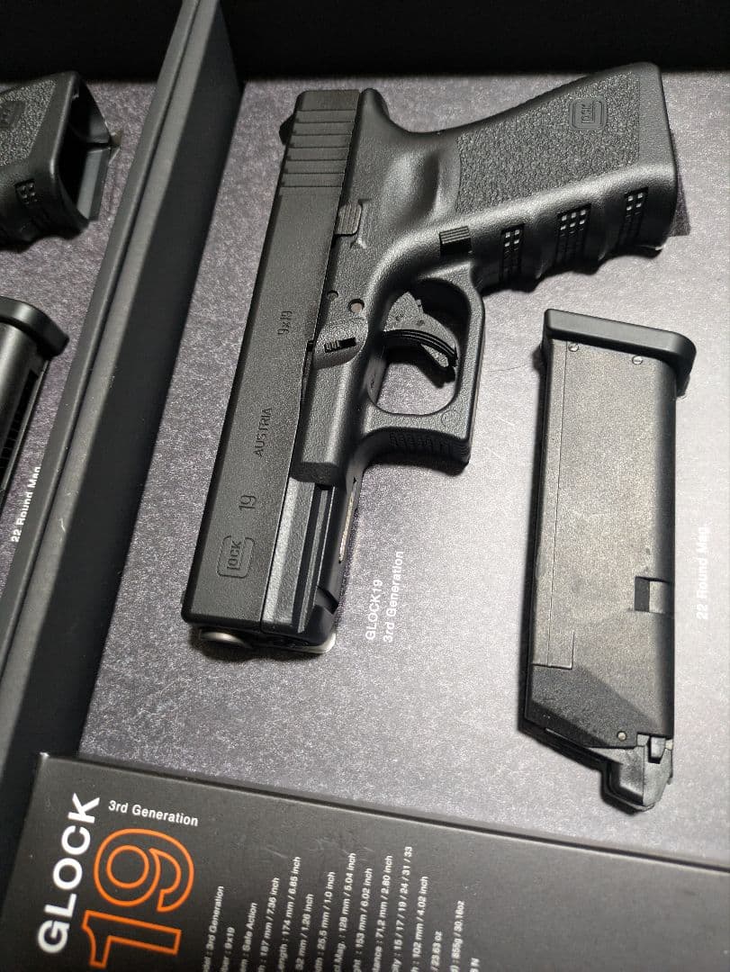 東京マルイ GLOCK 19 2丁 予備マグ2本 スライドストップ2個