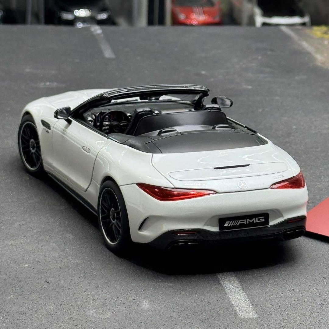 新品　AMG SL63 1/18 ミニカー