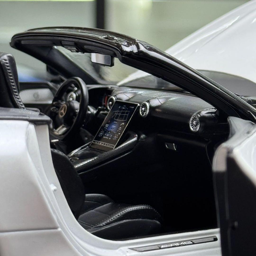 新品　AMG SL63 1/18 ミニカー