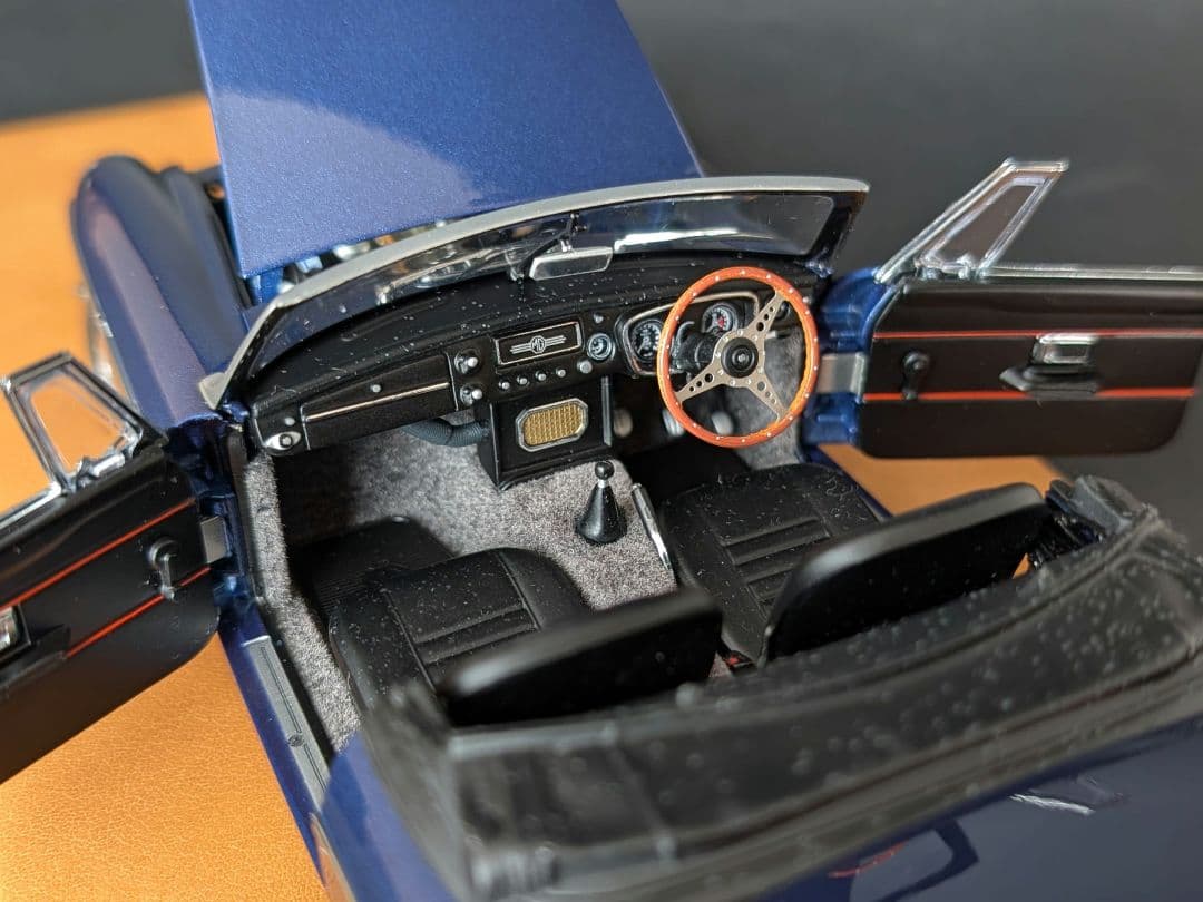 オートアート 1/18 MGB ロードスター MKⅡ PAGENT Blue