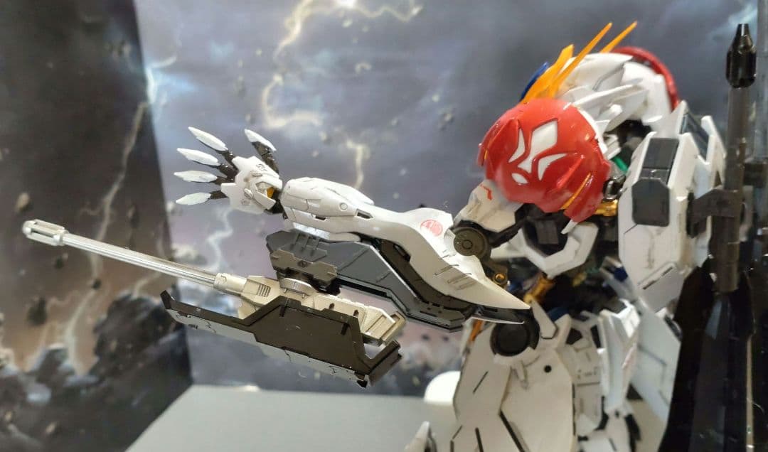 MGガンダムバルバトスルプス改完成品(塗装済)決闘マント装備