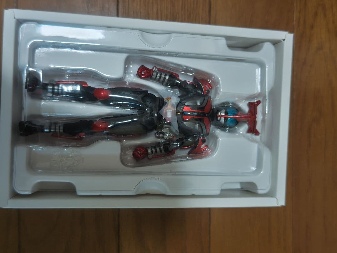 サ*ー様 正規品　真骨彫 仮面ライダーカブト ハイパーフォーム 10th