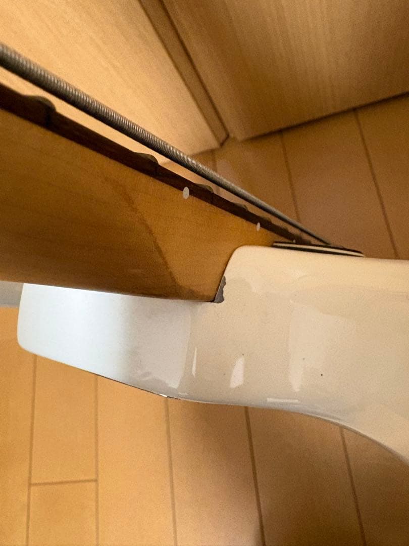 Squier Precision Bass 白　ヘッドフォンアンプ付き