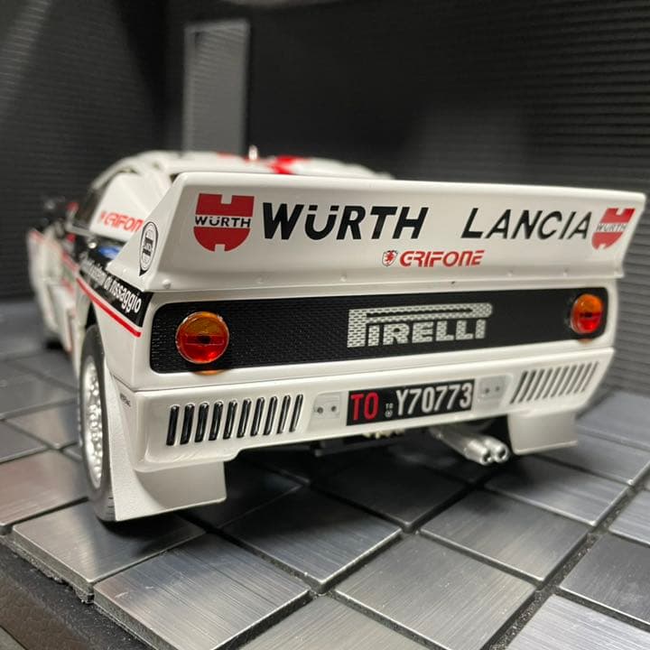 未展示品　京商 1/18 ランチア ラリー 037