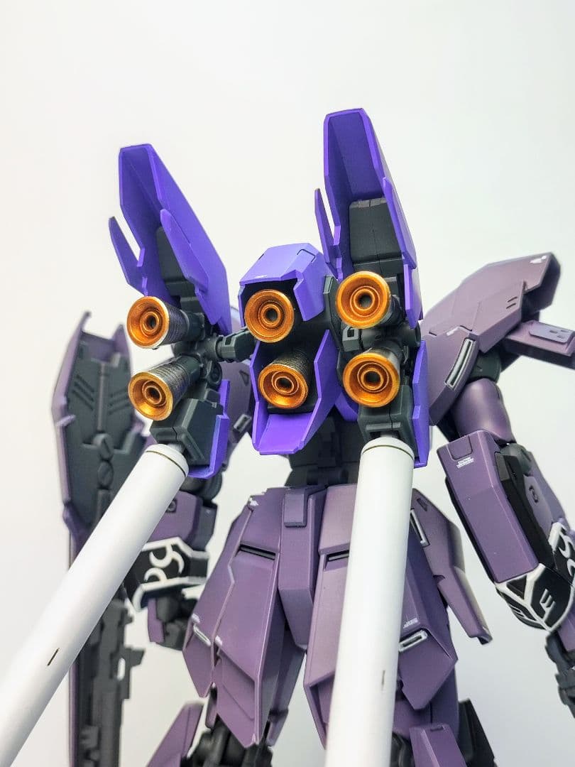 シナンジュスタイン　ガンプラ完成品