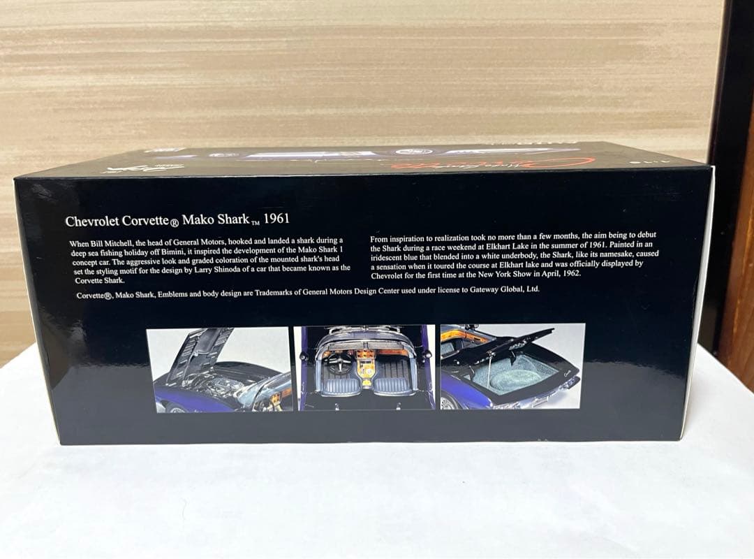 Autoart 1/18 シボレーコルベットMako Shark 1961
