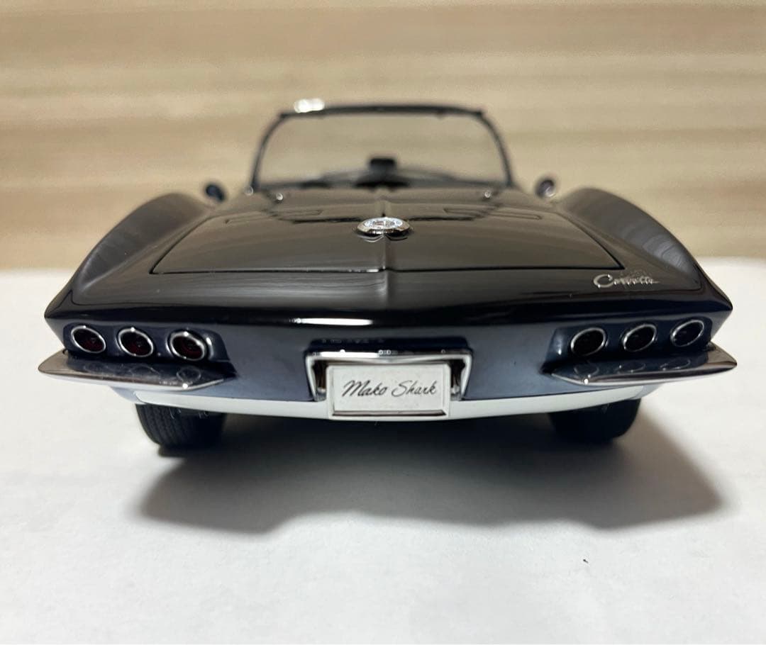 Autoart 1/18 シボレーコルベットMako Shark 1961