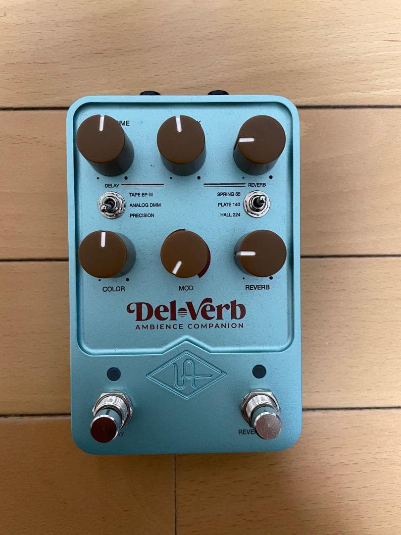 ギター UAFX Del-verb