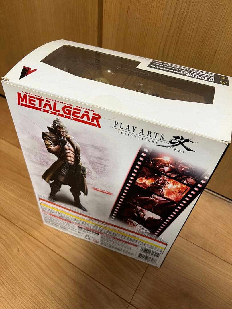 L GEAR SOLIDリキッド スネイク フィギュア