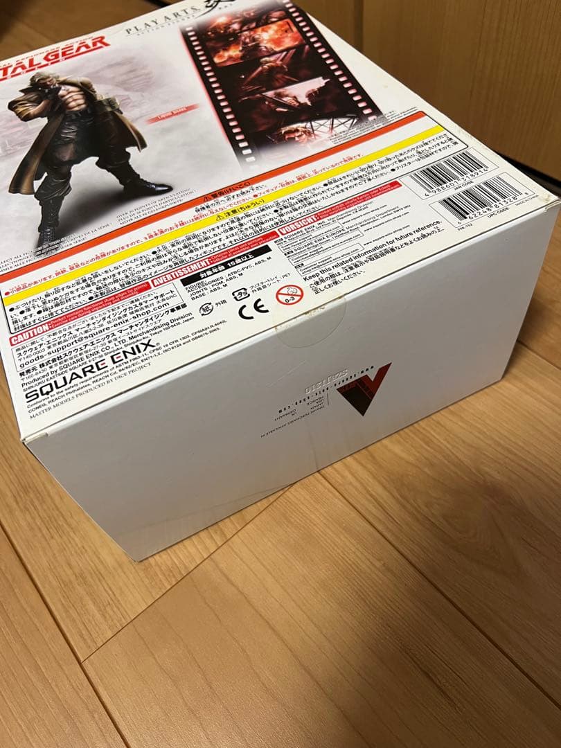 L GEAR SOLIDリキッド スネイク フィギュア