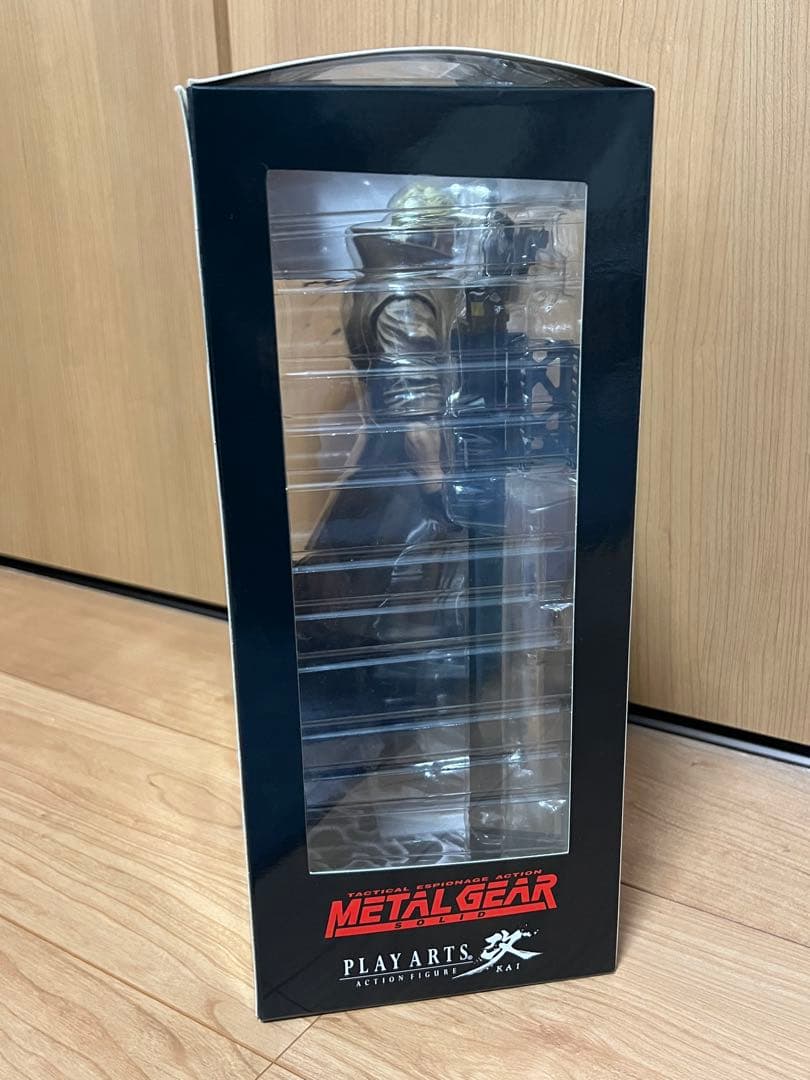 L GEAR SOLIDリキッド スネイク フィギュア