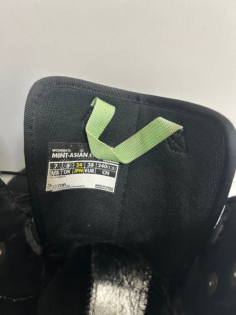 BURTON スノーボードブーツ 24cm ケース付き