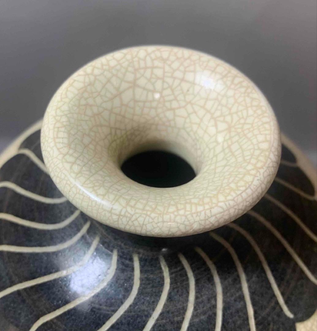 中国 磁州窯写白地黒龍梅瓶　f2250411