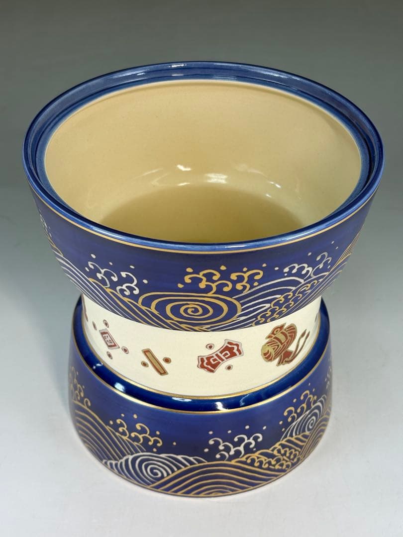 【中古品】加藤浩一造　瑠璃交趾　波に宝尽水指（共箱）