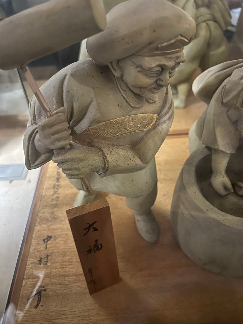 陶器の彫刻
