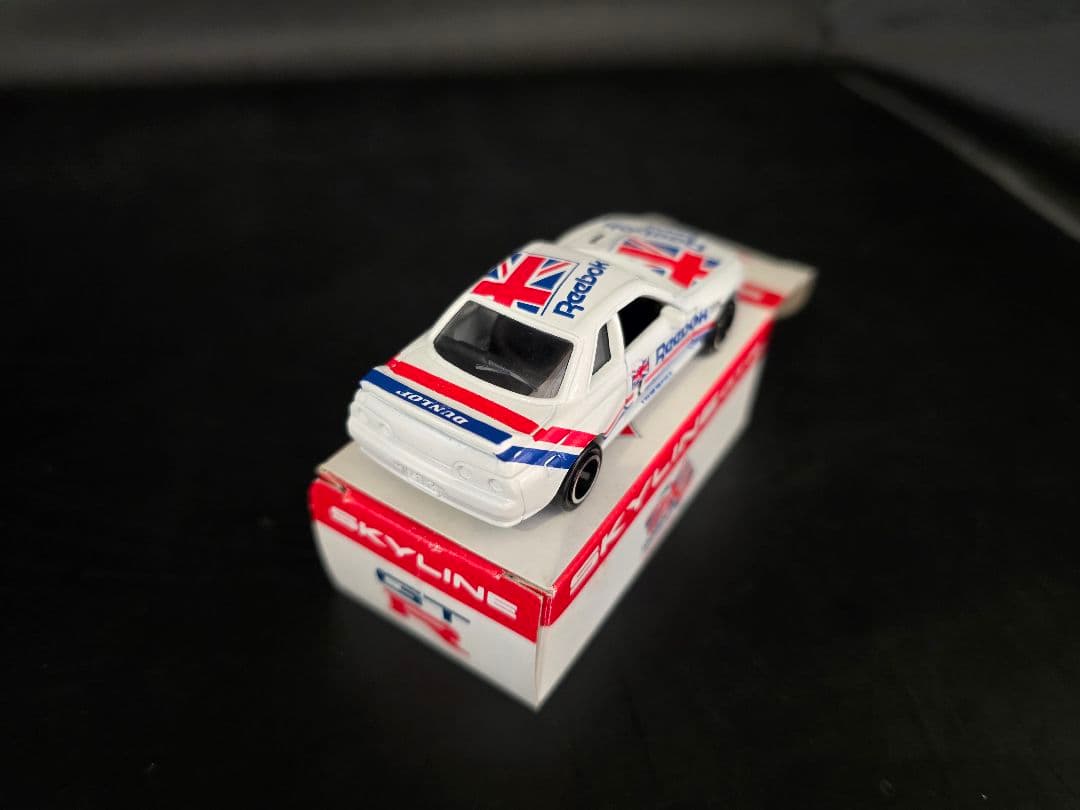 トミカ リーボック特注 日産スカイライン GT-R(R32)