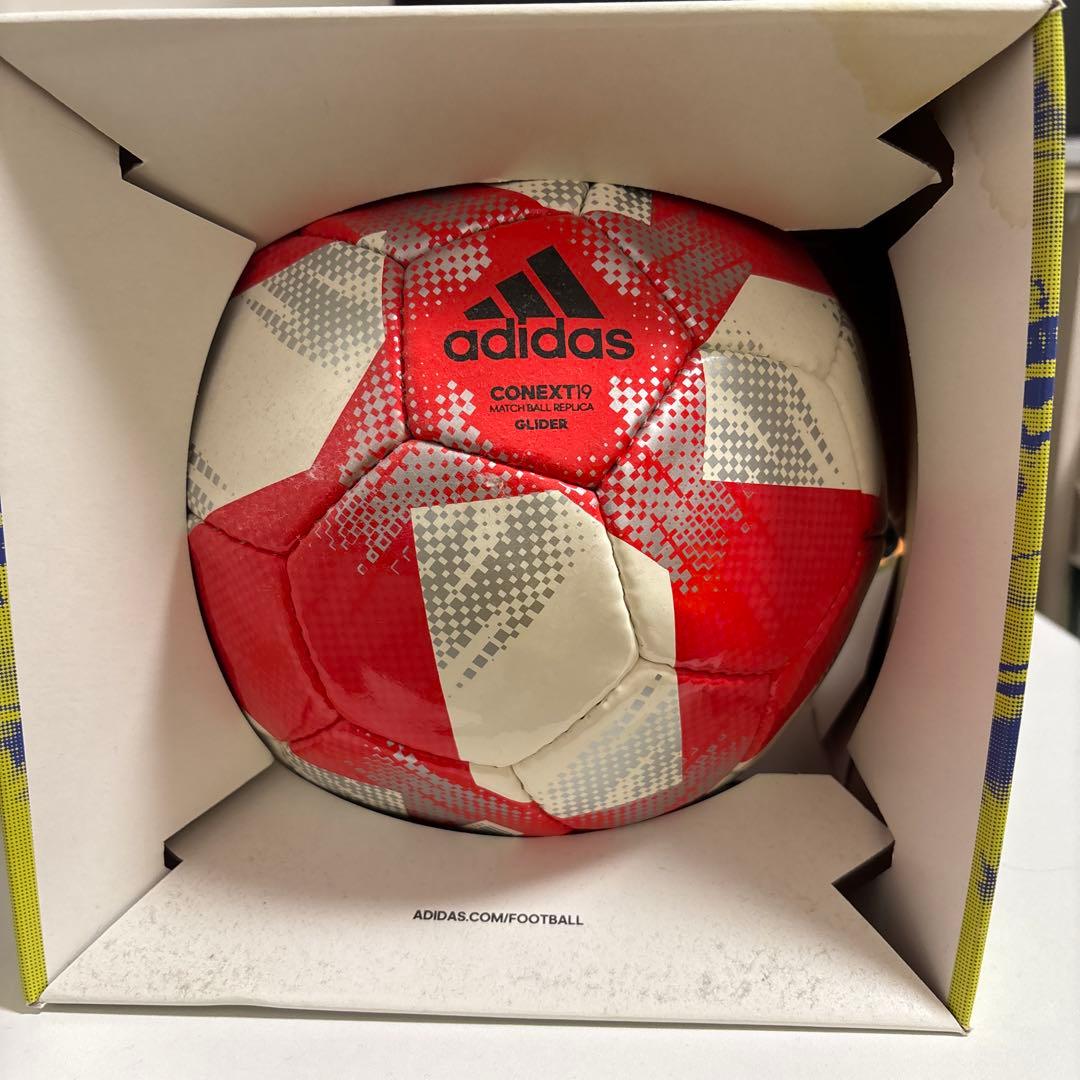 adidas CONEXT19 サッカーボール サイズ4 サイン入り
