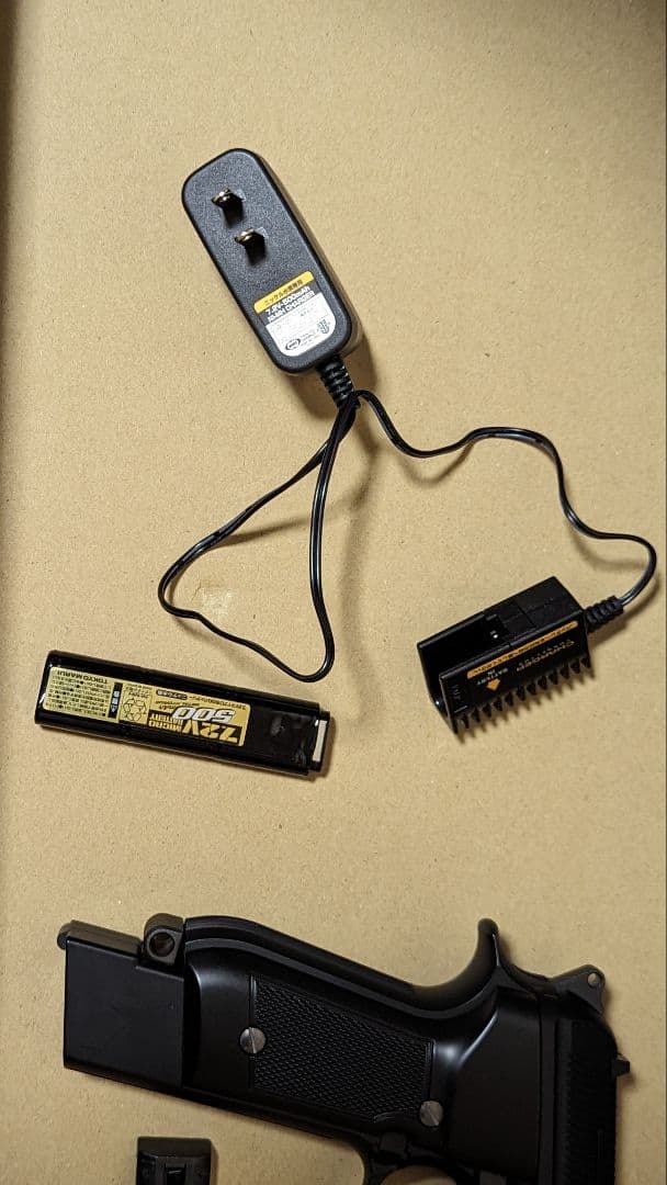 [美品]東京マルイ　ベレッタm93r　電動ガン　本体+バッテリー+充電器