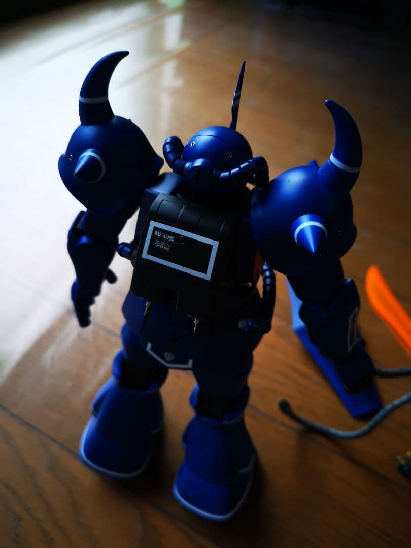 MG グフVer2.0 塗装済完成品メタルパーツ組込み