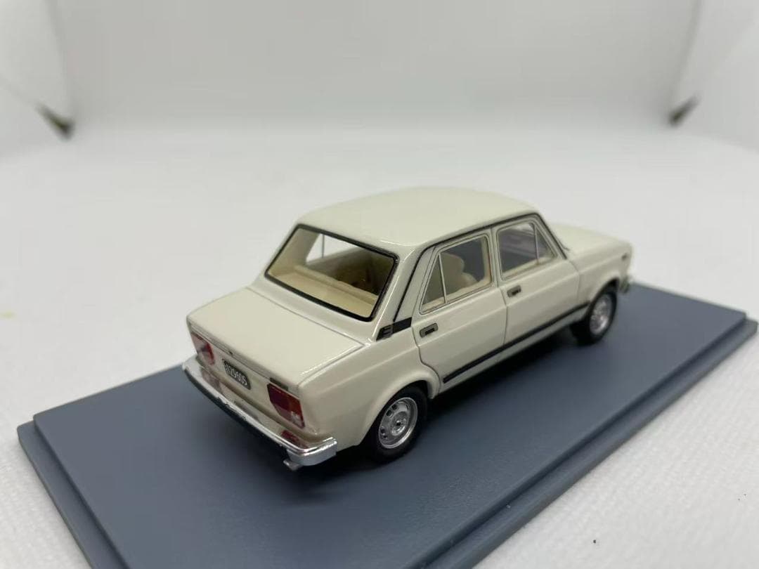 405-448 NEO 1/43 フィアット 128 CL 1982