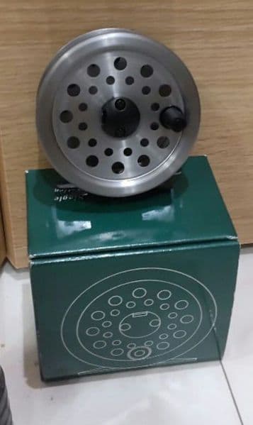 PHANTOM AWF-805 フライロッド リール